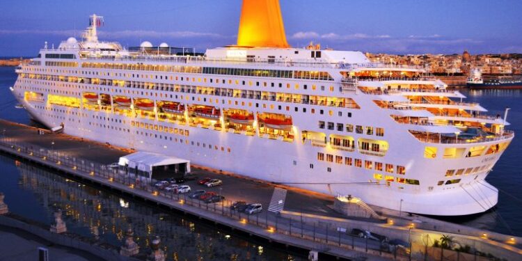 دیدنی های کیش در شب