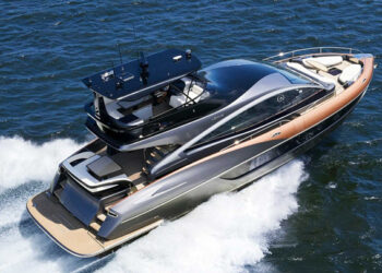 کشتی تفریحی قشم